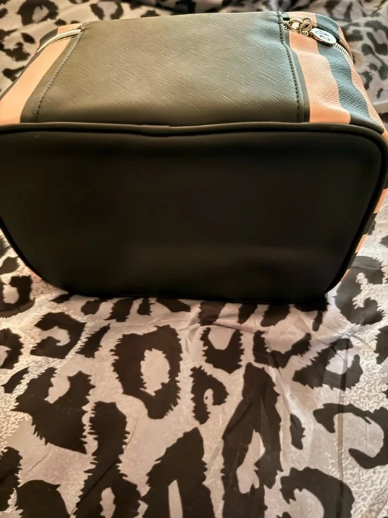 Victoria's Secret Pink and Black Striped Cosmetic Case NWT - Picture 3 of 7